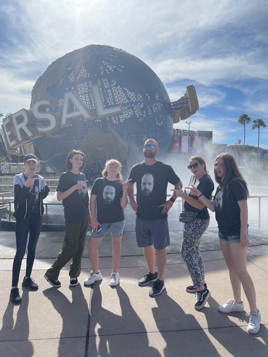 Podcast4scifi's tweet photo. For all those who don’t know; Magic Mike does have fans! Be a part of the movement. Get your shirt today!
#podcast4scifi #magicmike #kpop #coolshirts https://t.co/FuX9OMNEXO