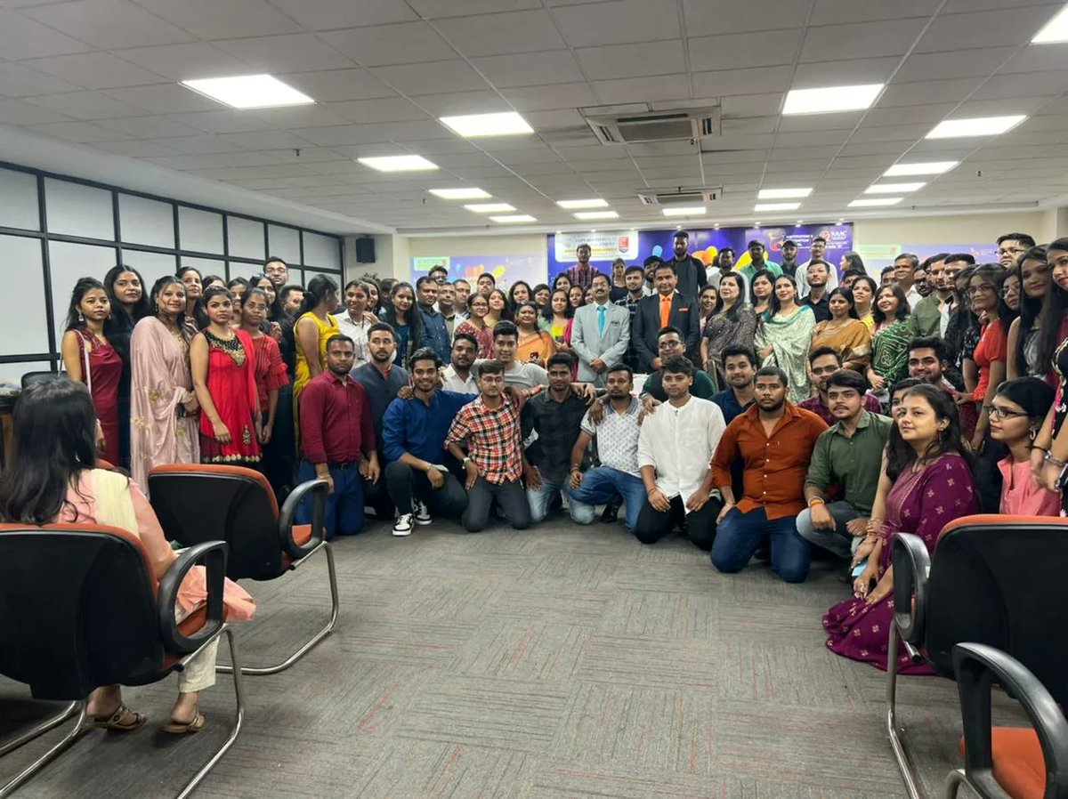 itschhayahere's tweet photo. Teachers day celebration at the house of @JaipuriaMBA ✨🎉
Happy teachers day to all gurus. 
#TeachersDay2022 https://t.co/6HXI1Gqbh7