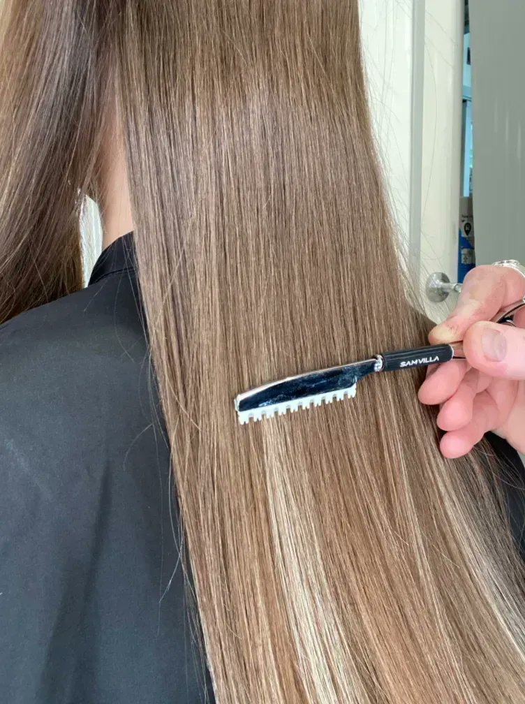 SamVillaPro's tweet photo. While we all learned how to use a #razor in school, not many of us actually use them in everyday situations. #SamVillaTools #SamVilla #SamVillaHair
CLICK HERE: https://t.co/7wlVQolvt2 https://t.co/1Ic7dt7hZr