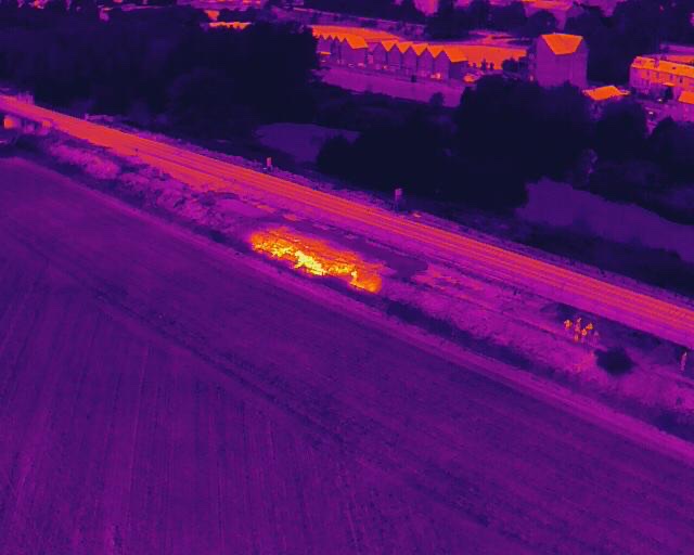 networkrail's tweet photo. 🌡️ Our thermal imaging drones identify hot spots that can develop along the railway after a fire.
🔥 Live updates for our teams mean we can prevent fires from re-igniting and spreading:
➡️ https://t.co/b9sgphnEl0
#futurerail #railtech https://t.co/Xne4WWAMMW