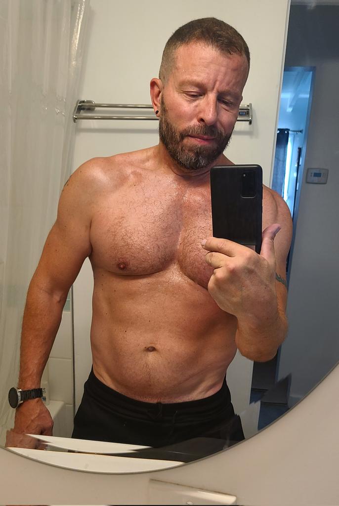 DougDangerfield's tweet photo. September 5, 2022 - come and get it guys! @DaddyDiesel15 @hairy_calvin @Hornytopbc @officiallegoman @ShredsHard @AxelRockham @dragginbones @JackLawrenceXXX @ColeJamesonxxx @DrewValentinoXL @BrianDavillaXXX @BrentCorrigan @davideck @thebeardx @21brodyfox @RoccoSteeleNYC https://t.co/o9pDDX8dnp