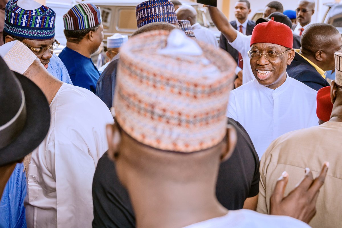PDP_NEWMEDIA's tweet photo. H.E @atiku Abubakar along with VP and Gov. @iaokowa met with some PDP gubernatorial candidates to discuss how we can all work together to ensure that our great party emerges victorious in 2023. #RescueNigeria https://t.co/ZdGyybGlJV