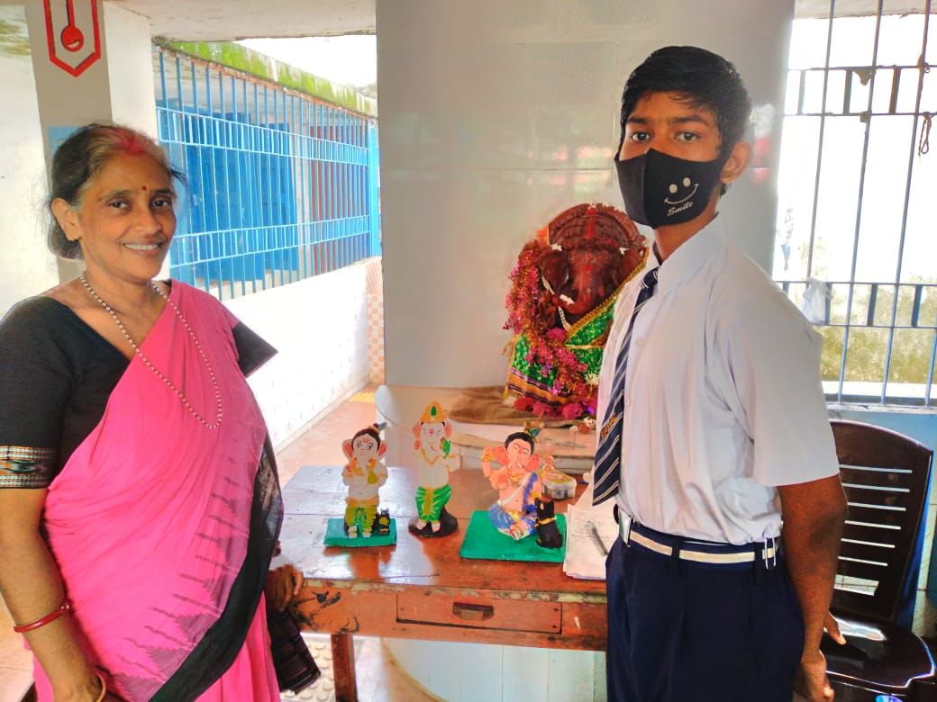 A teacher by profession, a change maker by choice; Meet Smt Ratna Manjari Dash, Govt UPS, IRC village of Bhubaneswar who is on a mission to change the lives of underprivileged children around her and empower them by teaching them important life skills.