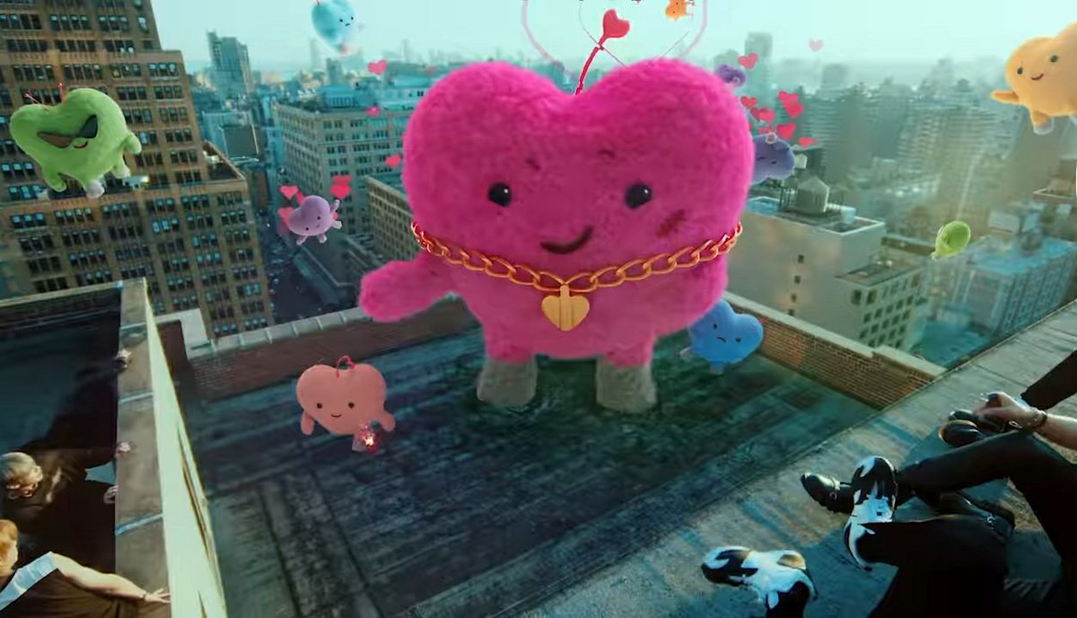 rupokation's tweet photo. the whole trailer was all 💀🛠🔗⚔️💣 until this big ass little munch came up 😭 https://t.co/gsR77pVb90
