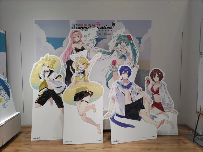 馬肉食べた後は近所ということで、マルイアネックスさんのミクさんイベントに行ってきました。忙しくてまだ行けてなかったので丁度良かったです。らくがきもしてクッキーも買いました〜めちゃくちゃ楽しみ一時でした。お二人ともありがとうございました!(≧▽≦) 