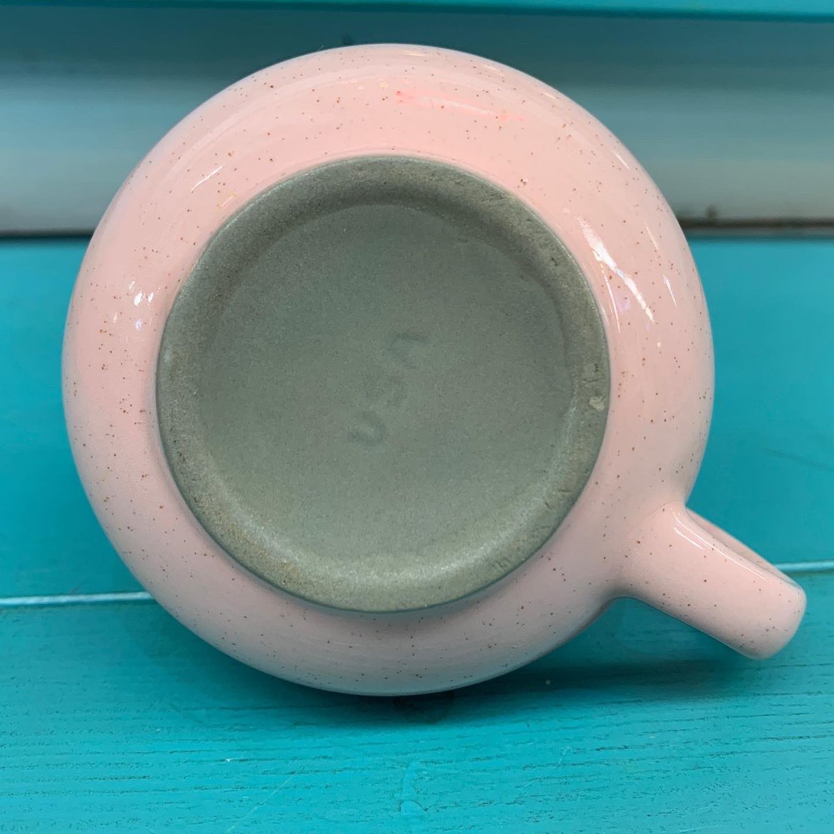 usd_yokohama's tweet photo. アメリカんp食器はオシャレでカッコイイ！
このカラーの食器で揃えたいですよね！
でも　もったいなくて使えないですよね〜

#ForSale
#通販OK
#アメリカンヴィンテージ
#アメリカンアンティーク
#アメリカンキッチン
#VintageDishware https://t.co/wPwyk8ZbPv