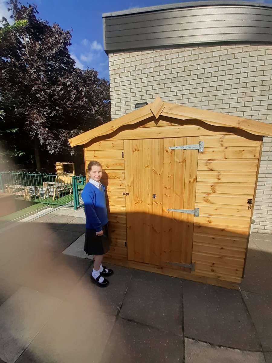 ValewoodPrimary's tweet photo. From opening up our new #ReadingShed to starting new #MathsJournalsโฆitโs been a busy and happy, first day back to school today. โญ๏ธ๐ซ๐๐๐ผ ๐งฎ https://t.co/bljsULzRY5