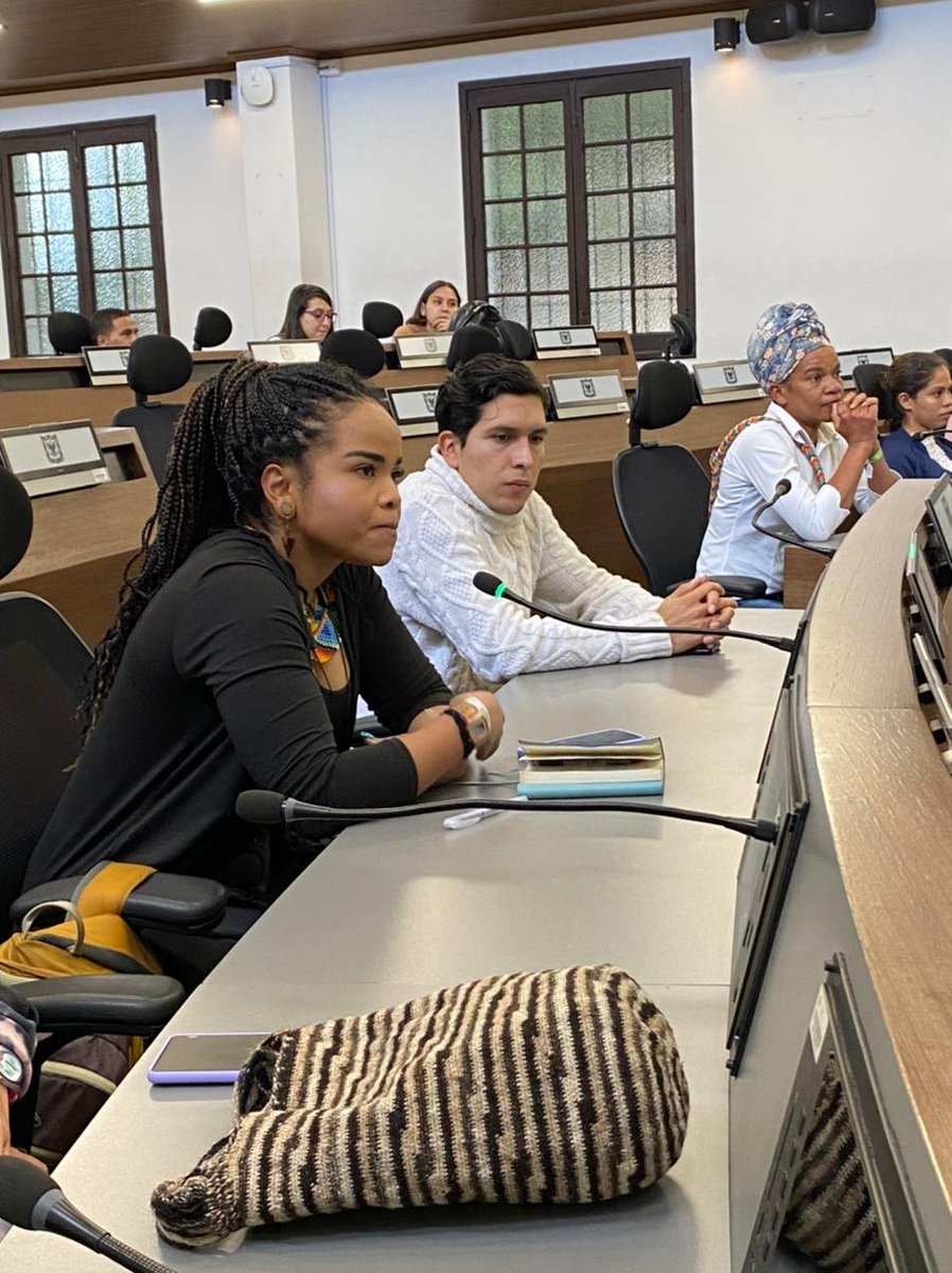 Asprillalibardo's tweet photo. Me siento muy honrado por participar en la escuela de liderazgo de @vitalicemos_bta, un espacio donde invito a los y las jóvenes a ser mingueros por la inclusión, a pensar y actuar en comunidad para el desarrollo de los territorios, la vida digna. https://t.co/UNnVSPFgTf