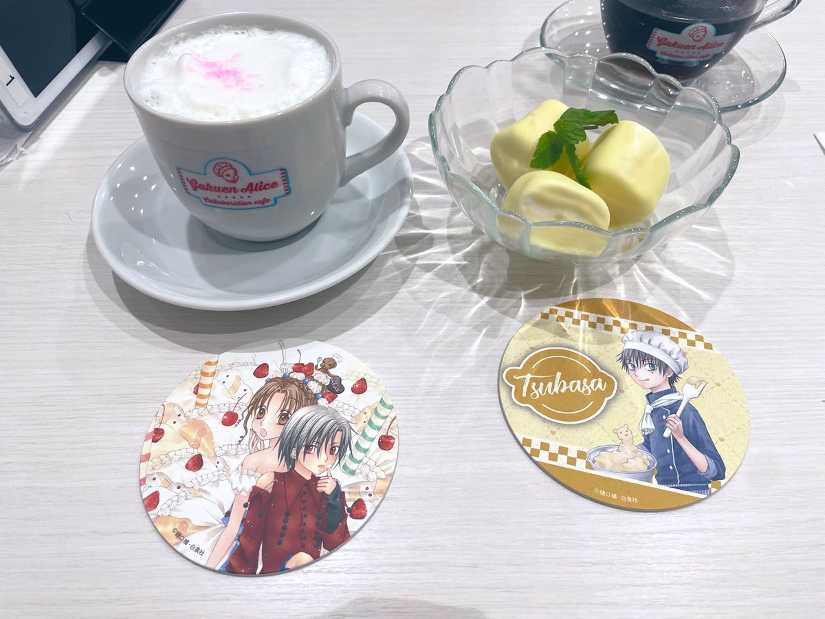 1回目のお席がなつみかん席で2回目がほたみか席だったよ。

一緒に行ってくだすった柏さんの棗さんの引きが良すぎて実現した3連棗さんと鳴海が連れてきてくれたなつみかんです。
(ちなみに私は翼パイセン率がすごくて3連翼パイセンが実現しました。) 