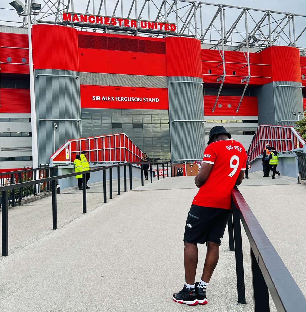 TesserasUK's tweet photo. A Lot Of People Enjoyed The Fixture Between Man United & Arsenal!
A Few Of Our Clients Also Took Photographs Of Themselves At The Game!
If You Want To See Your Favourite Team, Make Sure To Contact Us 📨
#MUNARS #Footballtickets #premieeaguetickets #PLtickets #OldTrafford https://t.co/y7MXSUSVtB