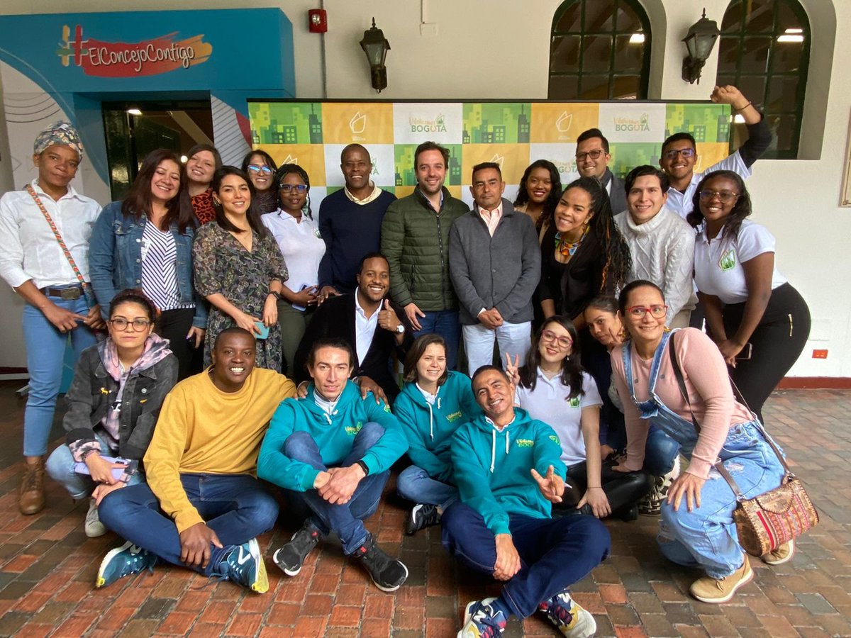 Asprillalibardo's tweet photo. Me siento muy honrado por participar en la escuela de liderazgo de @vitalicemos_bta, un espacio donde invito a los y las jóvenes a ser mingueros por la inclusión, a pensar y actuar en comunidad para el desarrollo de los territorios, la vida digna. https://t.co/UNnVSPFgTf