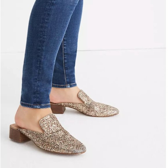 brokelifethrift's tweet photo. So good I had to share! Check out all the items I'm loving on @Poshmarkapp #poshmark #fashion #style #shopmycloset #madewell #independent #chanel: https://t.co/LVZ5qUyprr https://t.co/y6sYdUDPvJ