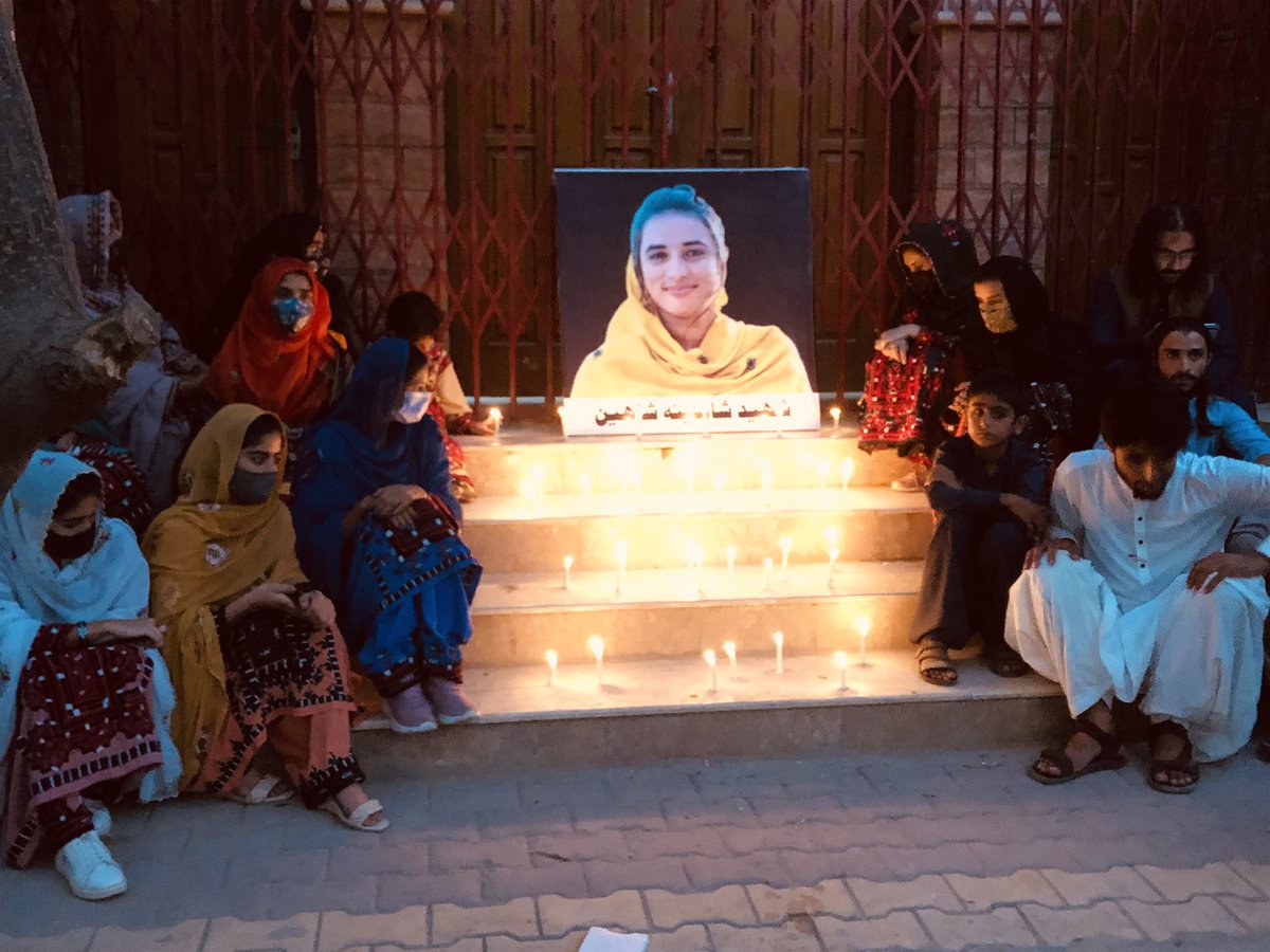 sameen_wahab's tweet photo. شاہینہ شاہین جیسے بہادر اور نڑر عورت بلوچ سماج میں مظلوم عورتوں کیلئے ایک رول ماڈل تھی۔اب ہر لڑکی کی خواہش ہے کہ وہ شاہینہ شاہینہ کی طرح خودمختار، بہادر اور بےباک بن جائے۔
#JusticeForShaheenaShaheen 
#justicefornationsisters
#Jusitceforshahinashahin https://t.co/G2KgoaaAJz