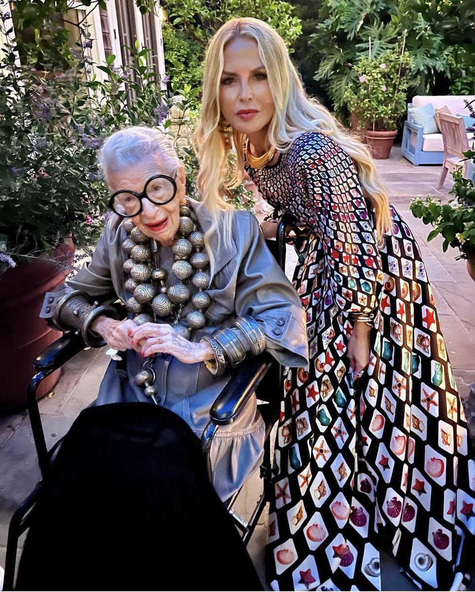 I had the privilege of spending an evening with a most extraordinary woman 👑 @IrisBApfel as she turned #101 years young. She is the epitome of style and glamour and has a memory far greater than my own. Happiest Birthday 🎂 #irisapfel keep showing us how it’s done ❤️