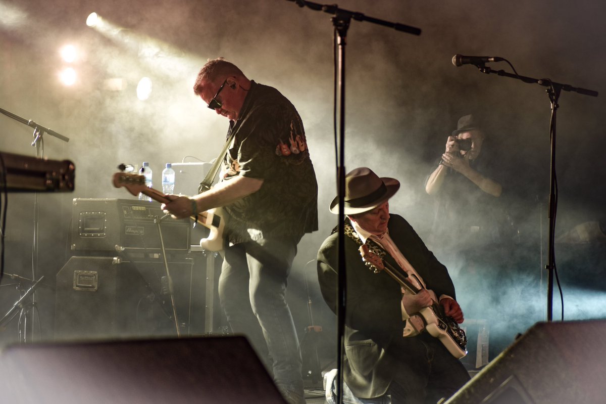 TroublePilgrims's tweet photo. Lynott & Holidai in action in FISHโ๏ธTOWN
@thetroublepilgrims @jerryfish stage at #electricpicnic2022
Photo: Ann Marie Kelly @AMKellyDJ
#jerryfishelectricsideshow #jerryfishtent #fishtown
#bloodglassandgasoline #darkshadowsandrust
#pilgrimagetorock #seeyouupthefront https://t.co/k6oJzv9HxS