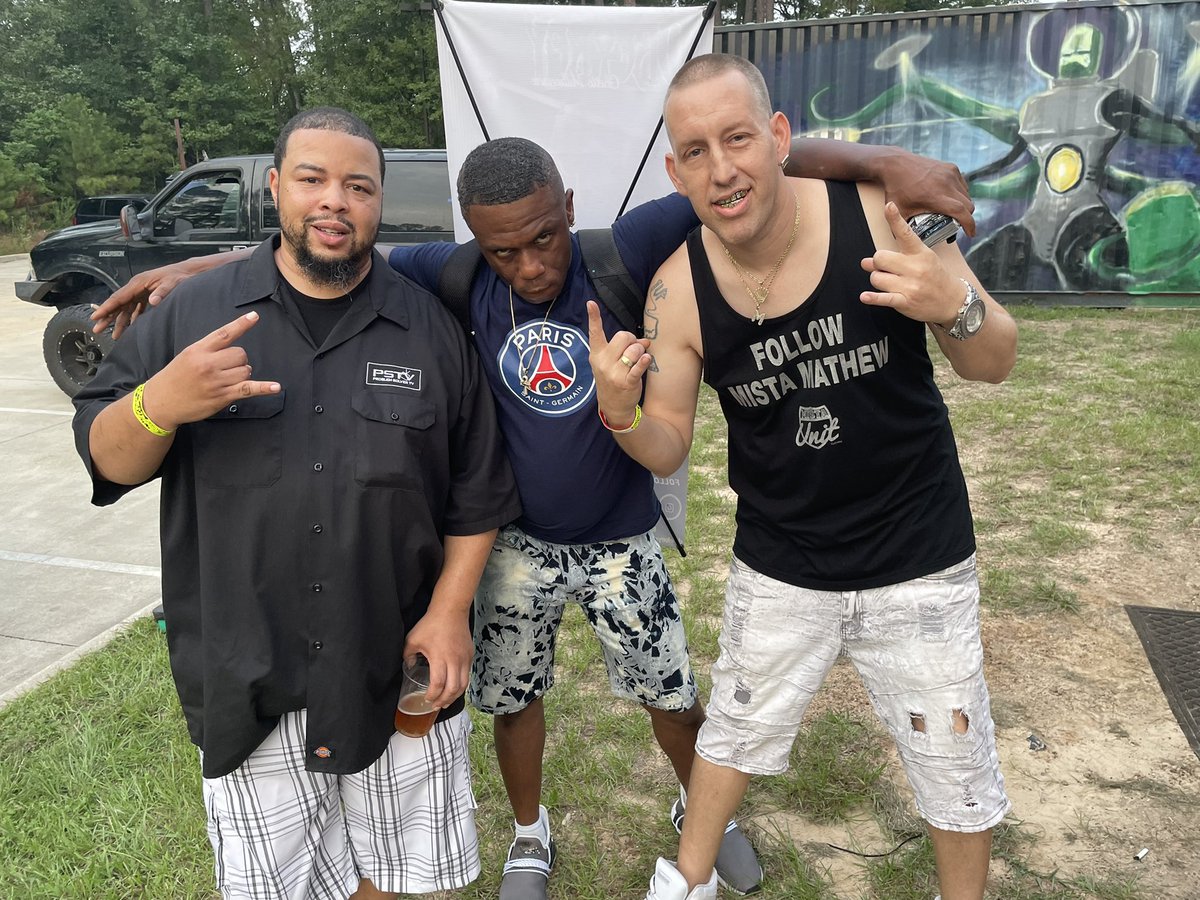 ADProblemSolver's tweet photo. Yesterday, #ConroeTexas was lit🔥 
S/O @DJMichaelWatts and everybody for showing love🤘🏽🇨🇱 #HappyBirthday 1 more time @Dre_Key 🙏🏾🙏🏾💯💯 #Already #KingdomBiz #SwishaHouse #936MoVeMeNT 
#WalkByFaithGang👑 #RT @SameTeamHouston @ProblemSolverTV https://t.co/fjQtFf3Njv