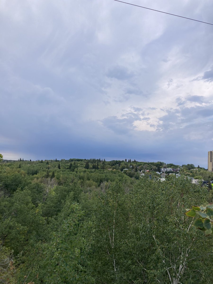Hmm… have y’all got rain down there southwest #yeg?
