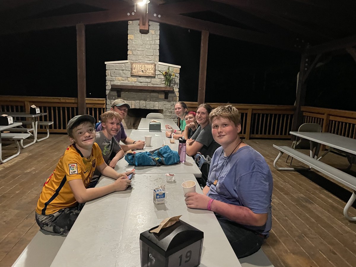 AmyThompsonMD's tweet photo. #LaborDay Family Camp ⁦@campernst⁩. Sundaes on the deck > energy for new High Ropes Course! https://t.co/QovRxhj0lV