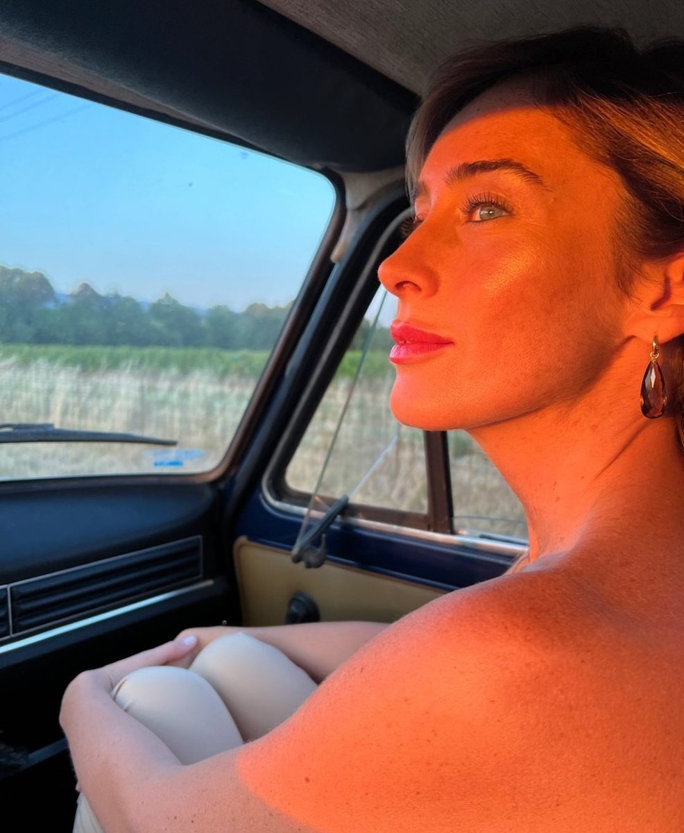 elebohh's tweet photo. baby you can drive my car
yes I'm gonna be a star
baby you can drive my car
and maybe I love you
#instameb
#giuliocè https://t.co/S0wpJHOVlD