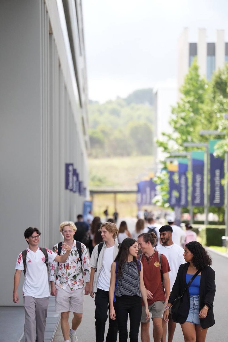 Esade's tweet photo. Very excited to meet the new generation of change agents enrolled in our Bachelor in Transformational Leadership and Social Impact (BITLASI). 
We can't wait to see the innovative projects they will soon bring to life. Welcome to #YourGreatestJourney!
#EsadeFamily #WelcomeToEsade https://t.co/aNXXcDOjol