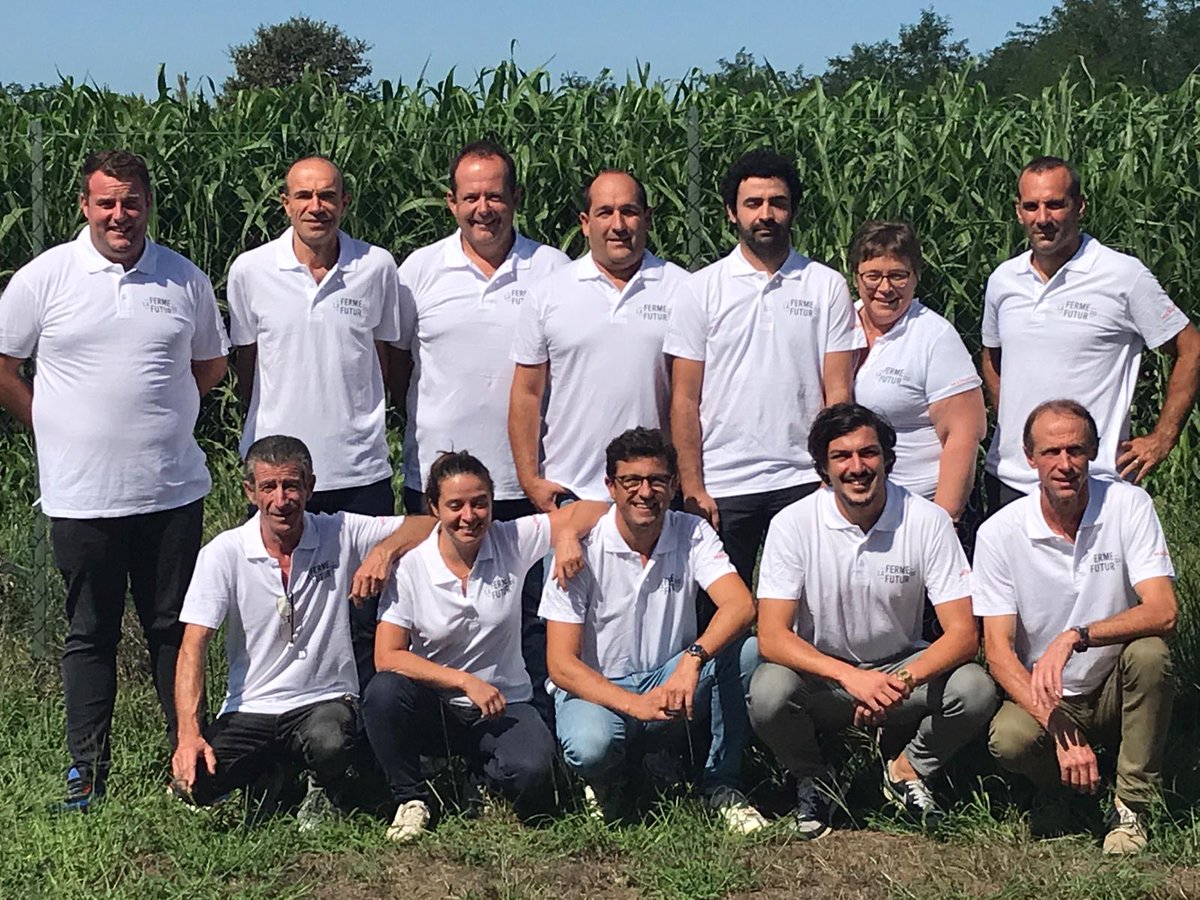 Maisadour's tweet photo. ⏳ J-10 ! Nos équipes ont hâte de vous retrouver à #lafermedufutur ! 🌱👩🏼🌾💦🛰🐝🌎
Sur une parcelle aménagée, ils se préparent à vous accueillir à Cazères-sur-l’Adour le 15 septembre.
Inscrivez-vous !
https://t.co/Tey0o5K2Iw
#innovation #végétal #landes #sudouest https://t.co/G46CGSMsTF
