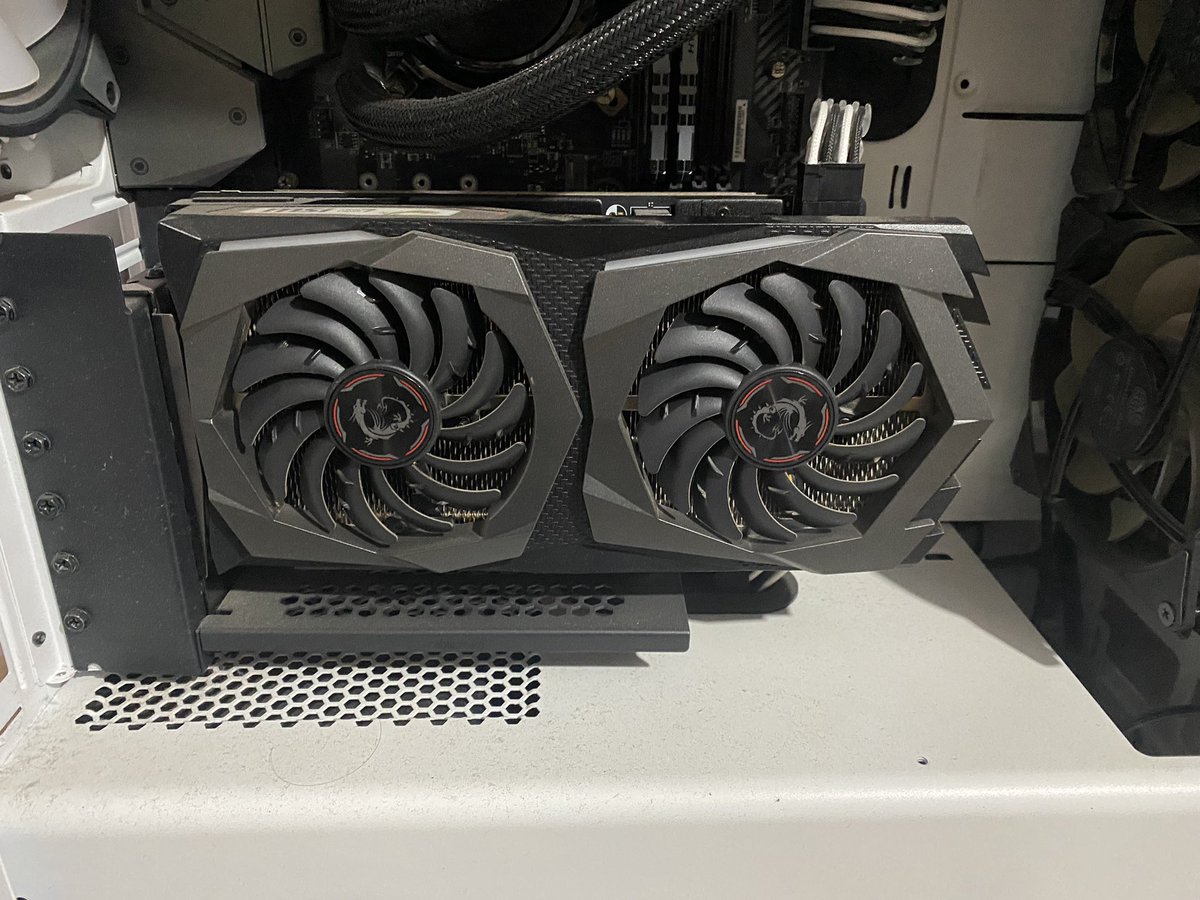 Hola gente bonita de twitter estoy vendiendo mi PC cualquier consulta por privado🫡
Solo para Chilotes