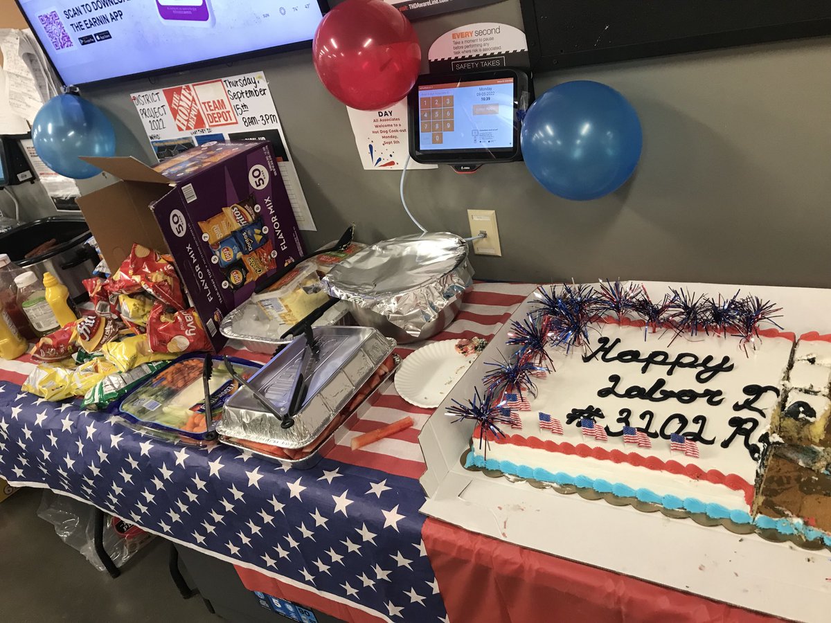 All ready for our Labor Day celebration! Grilled beef dogs for all :) #3202rocks  ⁦@GarganoTom⁩ ⁦<a href="/besseyangela1/">Angela Bessey</a>⁩