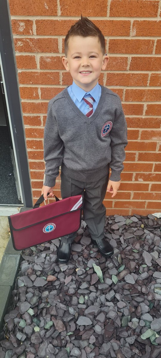 greg10greg10's tweet photo. Can't belive my little boy is all grown up and starting school today! #LookingDapper 
#FeelingOld https://t.co/8zFMbhMeqT