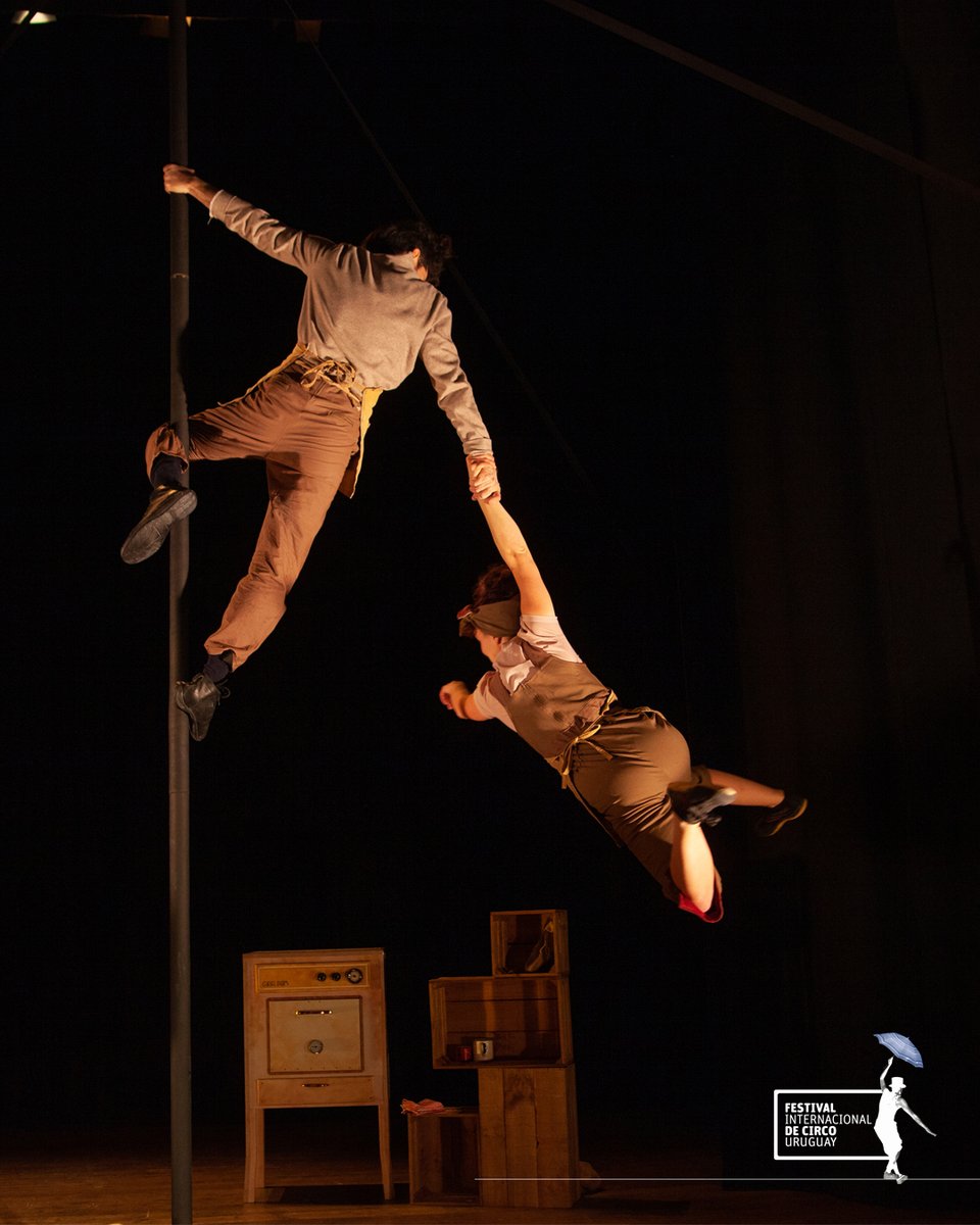 DoppioZero 🇮🇹
Festival Internacional de Circo🎪
Por primera vez en nuestro país la compañía #CarpaDiem dice presente en el <a href="/FICUruguay/">Fic Uruguay</a> 
🎪Auditorio Nacional Sodre
🎪22 setiembre
🎪21:00 hs
📍Recomendado: +12 años