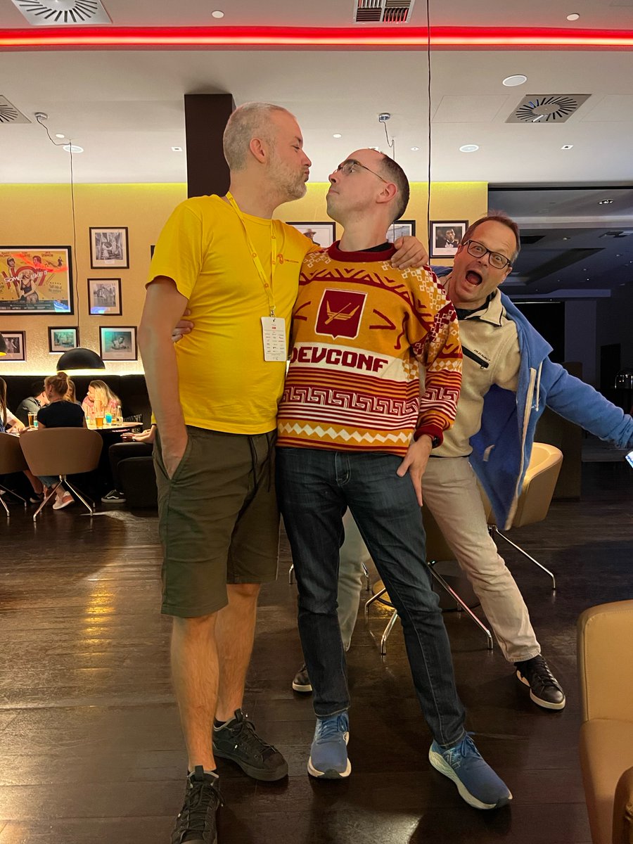 schneidenbach's tweet photo. 🥰 #devconfpl https://t.co/n763VklXM5