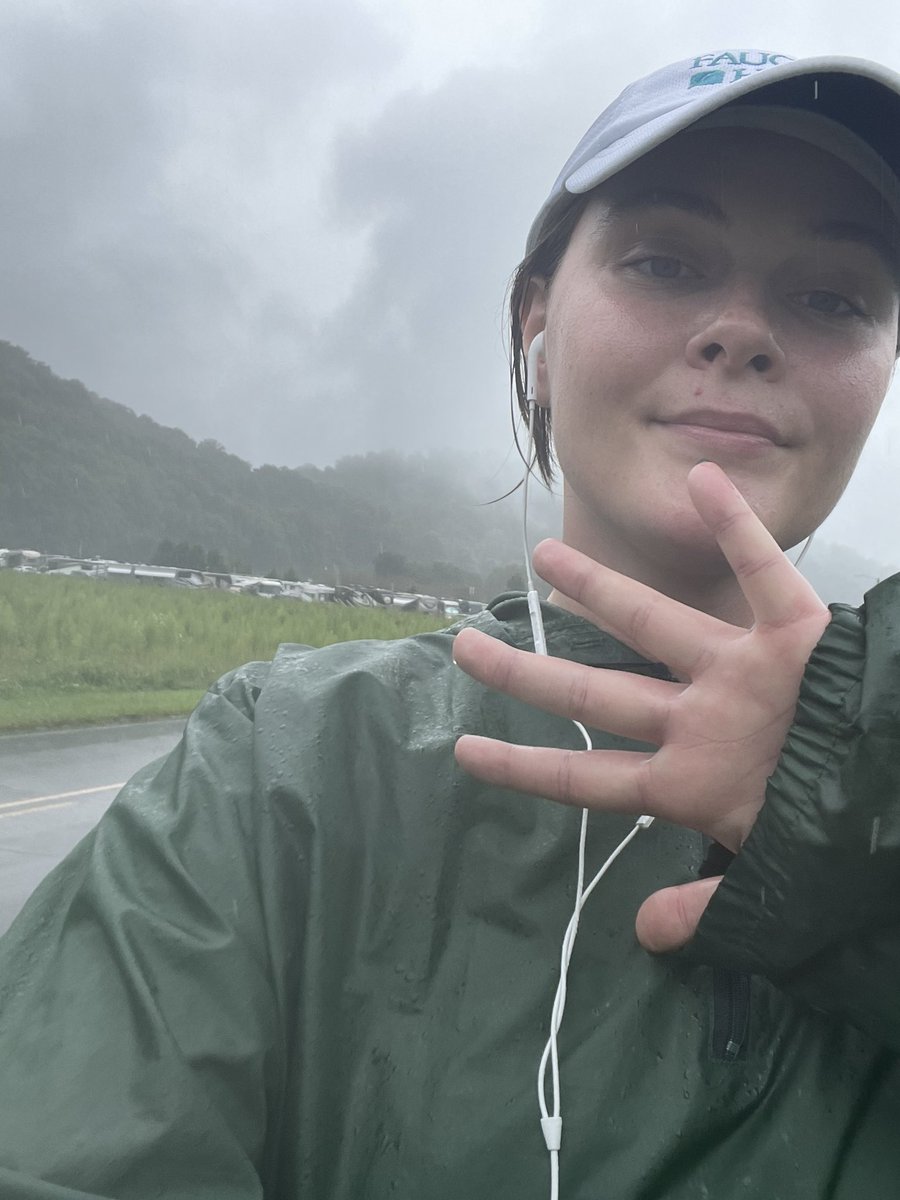 MMP_1997's tweet photo. 3.5 rainy miles for #MillionMile for @AlexsLemonade #TeamAlex https://t.co/ZVuB5GayFe