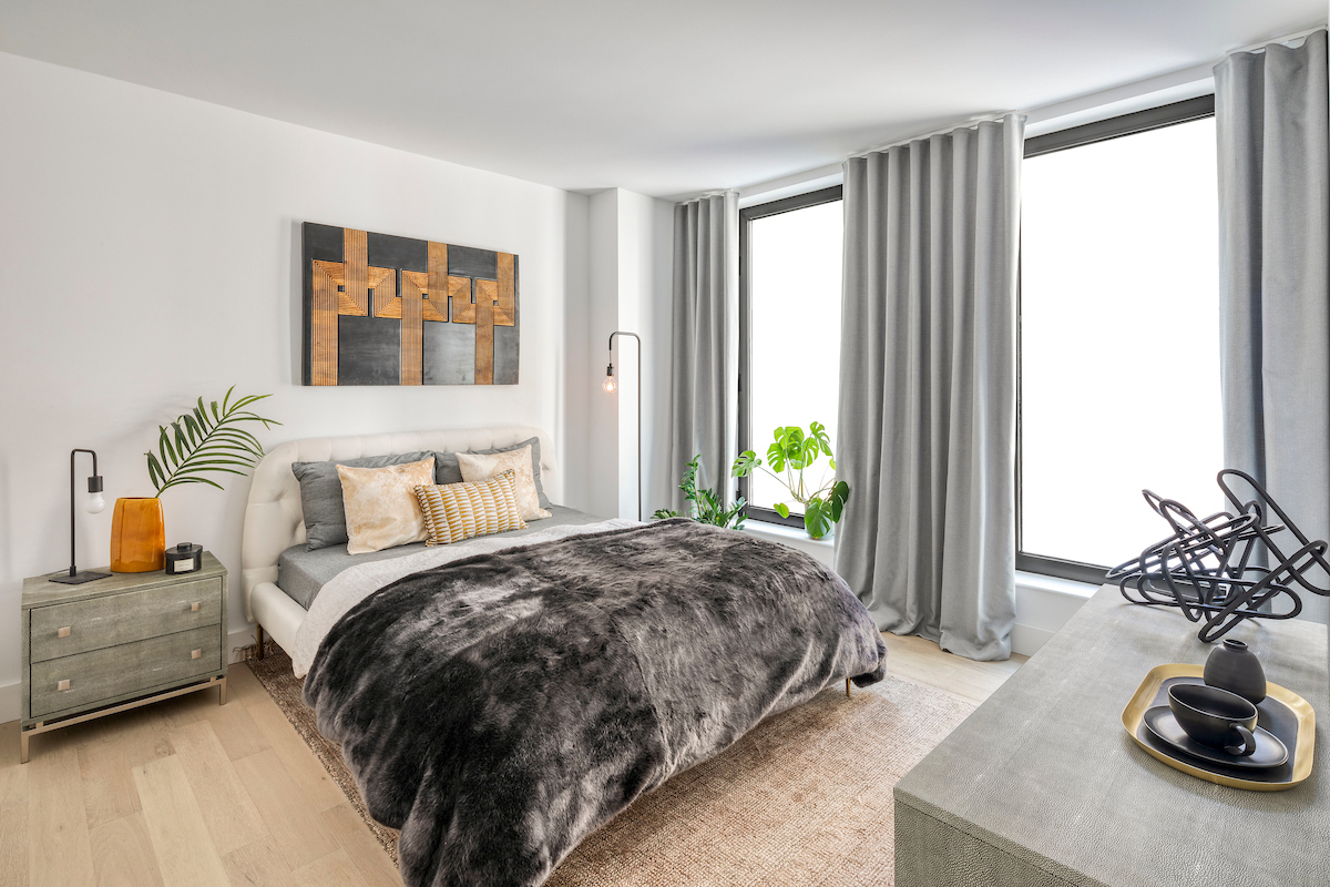 Sophisticated and soothing, the interiors at 111 Montgomery offer a clean and understated aesthetic, mirroring the warmth and character of the neighborhood. 

bit.ly/111MontgomeryN… #newdevelopment #nyc #realestate