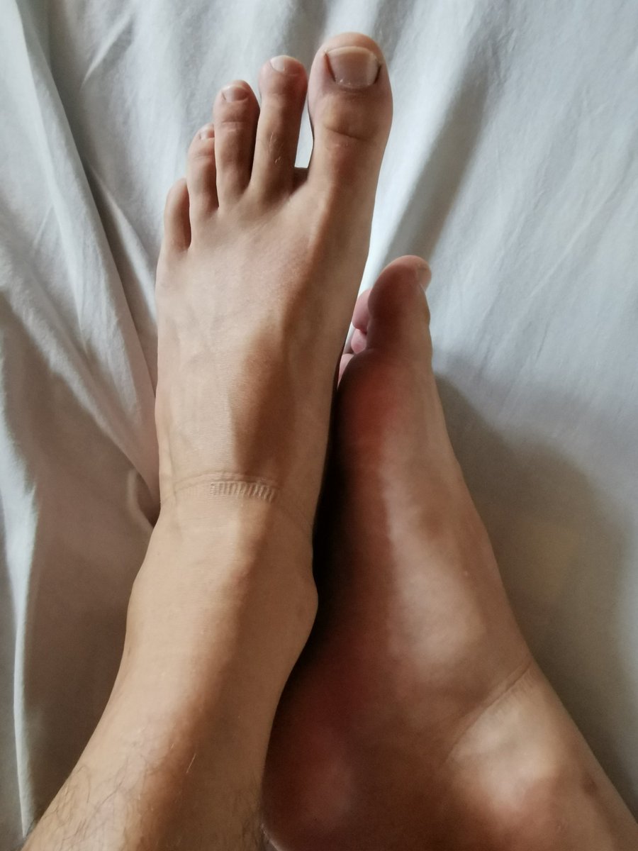 Masterfeet79's tweet photo. #feetfethish #guyfeet #feet #gayfeet #feetpicsforsales #feetfetiche #FOOTFETİSH #footfetısh #socks #socksforsale #sockenfetish https://t.co/h5712CxhNH