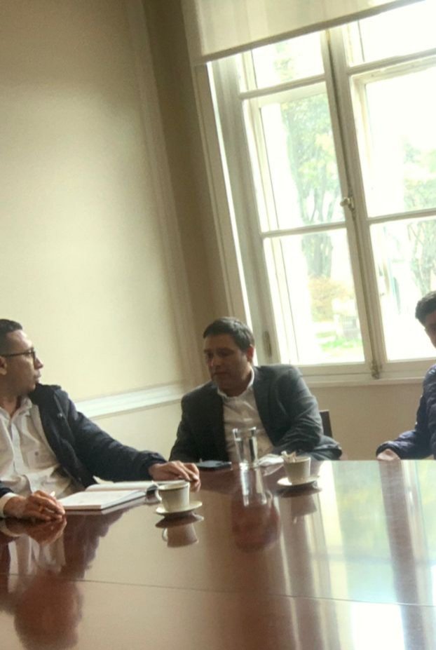 Que la politiquería no trunque los procesos de la población con discapacidad organizada, los principios y derechos no son negociables. No nos reten. <a href="/MauricioLizcano/">Mauricio Lizcano</a> <a href="/petrogustavo/">Gustavo Petro</a> <a href="/PizarroMariaJo/">María José Pizarro Rodríguez</a> <a href="/luzmamunera/">LuzMa Múnera</a> <a href="/davalho/">Daniel Carvalho</a>