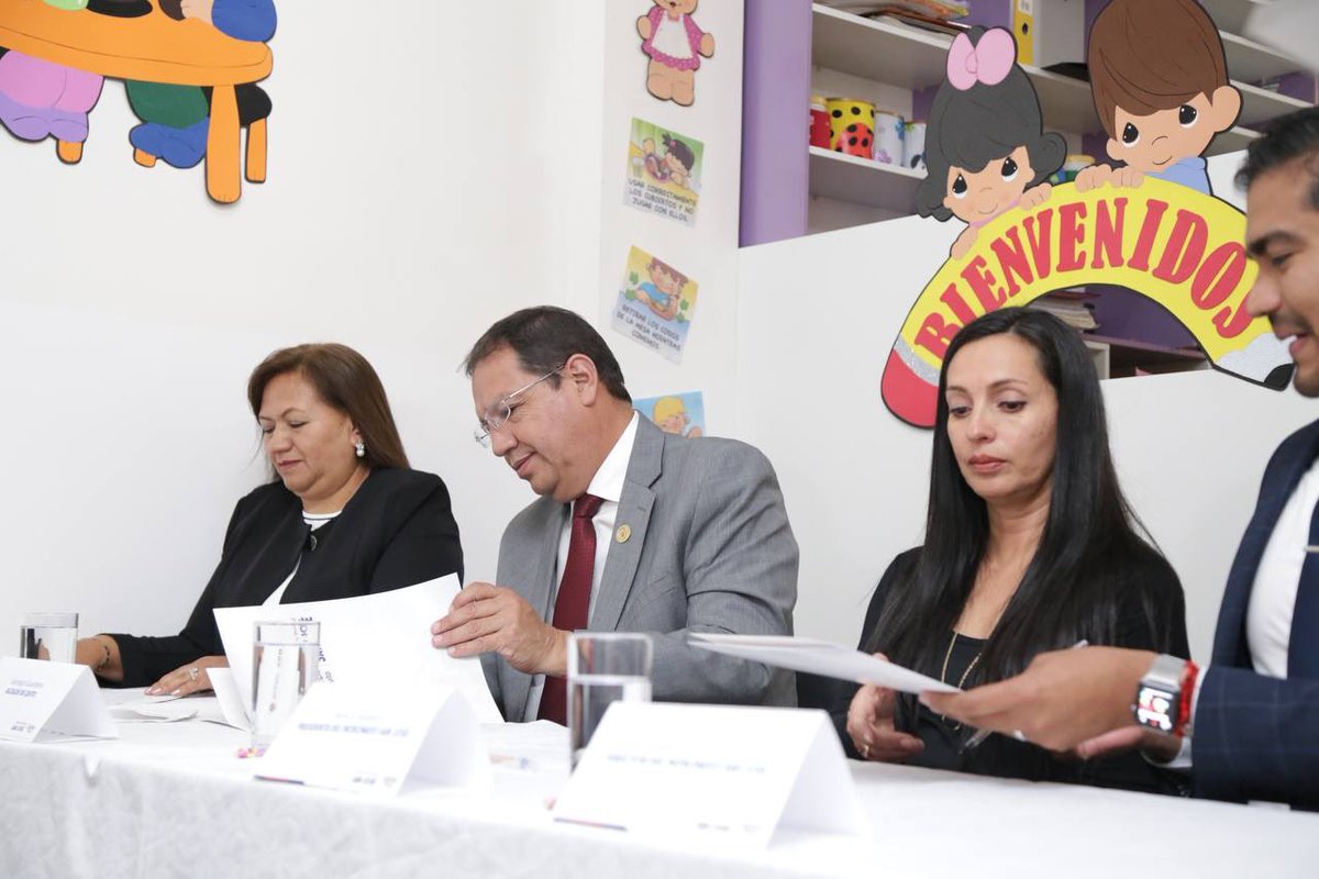 MunicipioQuito's tweet photo. Los niños y niñas 👶 de 1 a 3 de años de edad en estado de vulnerabilidad, contarán con atención gratuita en los Centros de Desarrollo Infantil, este magnífico proyecto liderado por @PatronatoSJ contará con excelentes profesionales https://t.co/hgBnA7yTJX