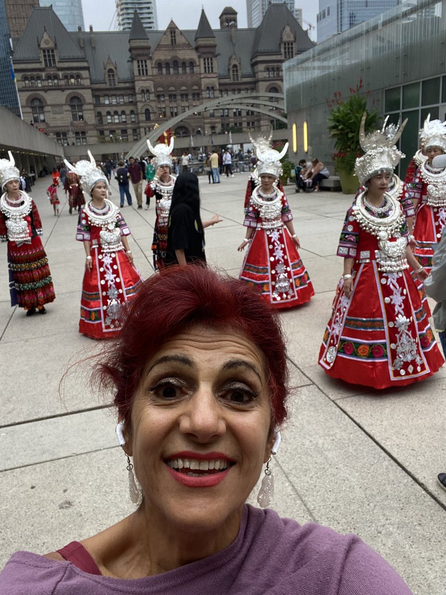 FloriaTrans4rms's tweet photo. #365daysofgratitude Incredibly grateful for fabulous diverse music, culture. #GypsyKing tribute, #Chinese dance & Persian group from LA, singing songs # #Rumi poetry, all in one day & 18km walking. Iโm filled with #appreciation #joy!!๐คฉโค๏ธ๐
#FlourishwithFloria #positivityreporter https://t.co/4GjqMIdC2H