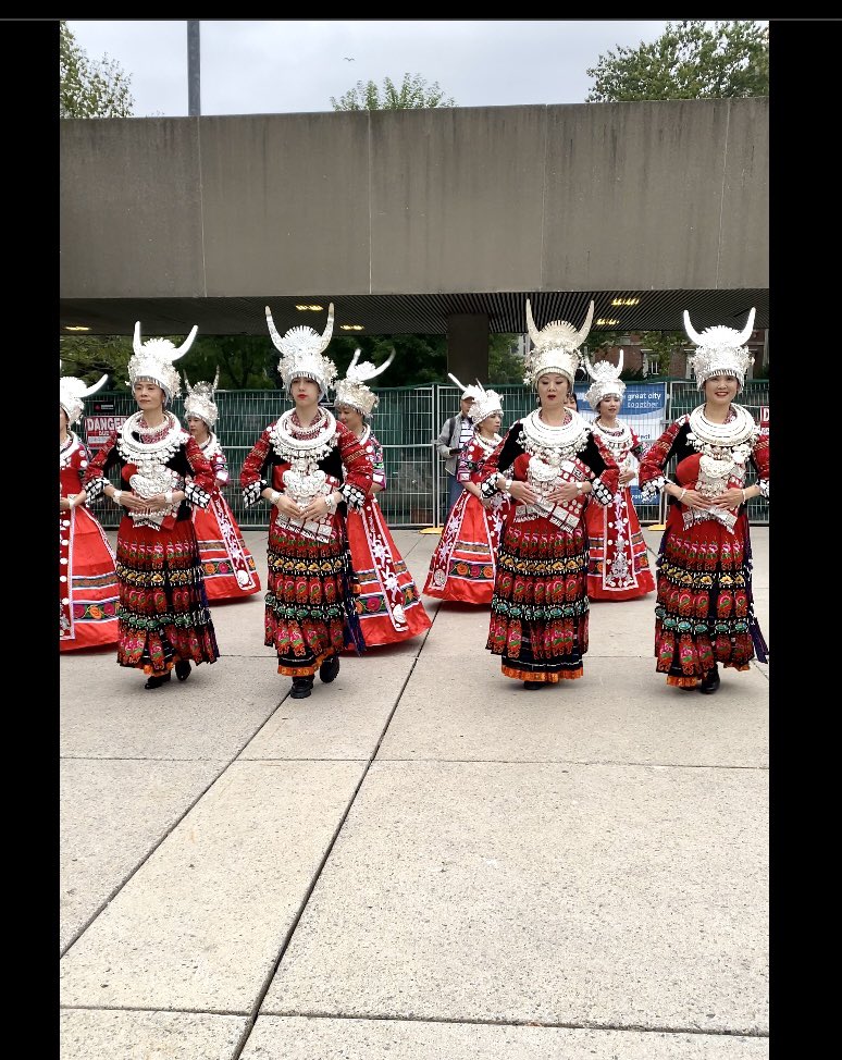 FloriaTrans4rms's tweet photo. #365daysofgratitude Incredibly grateful for fabulous diverse music, culture. #GypsyKing tribute, #Chinese dance & Persian group from LA, singing songs # #Rumi poetry, all in one day & 18km walking. Iโm filled with #appreciation #joy!!๐คฉโค๏ธ๐
#FlourishwithFloria #positivityreporter https://t.co/4GjqMIdC2H