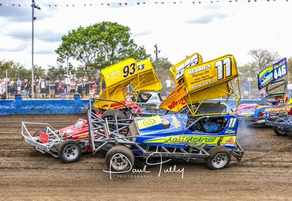 Incarace's tweet photo. Big BriSCA Brafield return!

Some excellent drivers are booked in for Sunday, including a certain 53 John Lund and some of the finest from the Mainland and beyond

KIDS GO FREE when purchased in advance via the link below👇

https://t.co/K47EZGyKHx

Racing starts at 12noon

📸PTP https://t.co/dTSpxnQVzY