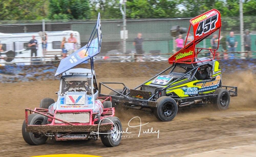 Incarace's tweet photo. Big BriSCA Brafield return!

Some excellent drivers are booked in for Sunday, including a certain 53 John Lund and some of the finest from the Mainland and beyond

KIDS GO FREE when purchased in advance via the link below👇

https://t.co/K47EZGyKHx

Racing starts at 12noon

📸PTP https://t.co/dTSpxnQVzY