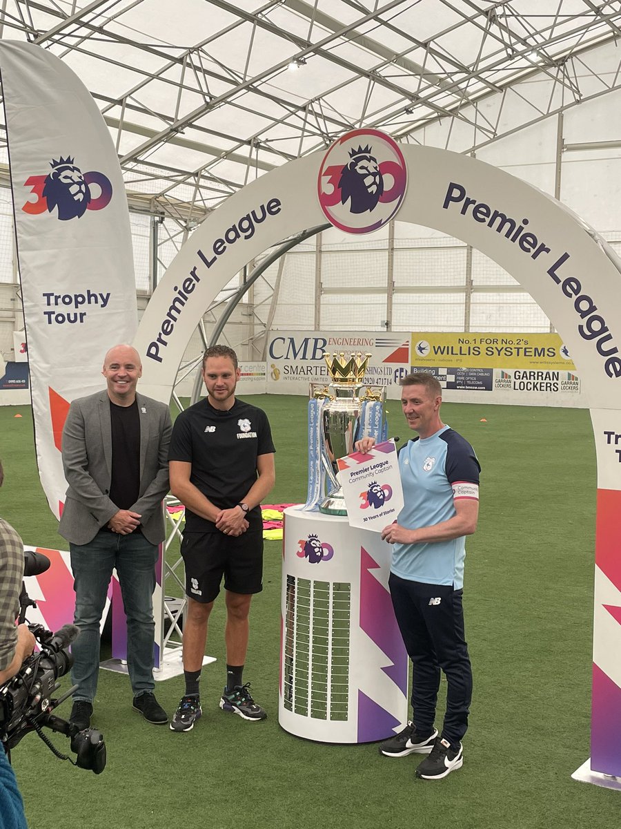 BGYouthService's tweet photo. Great day at @HouseofSportCDF for the @premierleague #TrophyTour πβ½οΈππ»
Well done Greg on receiving your #CommunityCaptain award ππ» https://t.co/7vLmcvfKtG