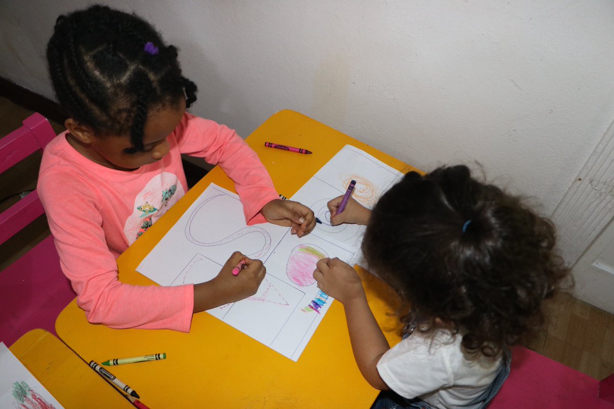 CodeWithDavies's tweet photo. Our kids literacy program has commenced. Is your kid struggling with reading and speaking English, Rhotel has got you covered. They’ll always also learn scratch programming. 

Retweet to get to more patients. 

#readingcommunity #LiteracyDay #kids #kidsbooks #codinglife https://t.co/Ksn6eIdusZ