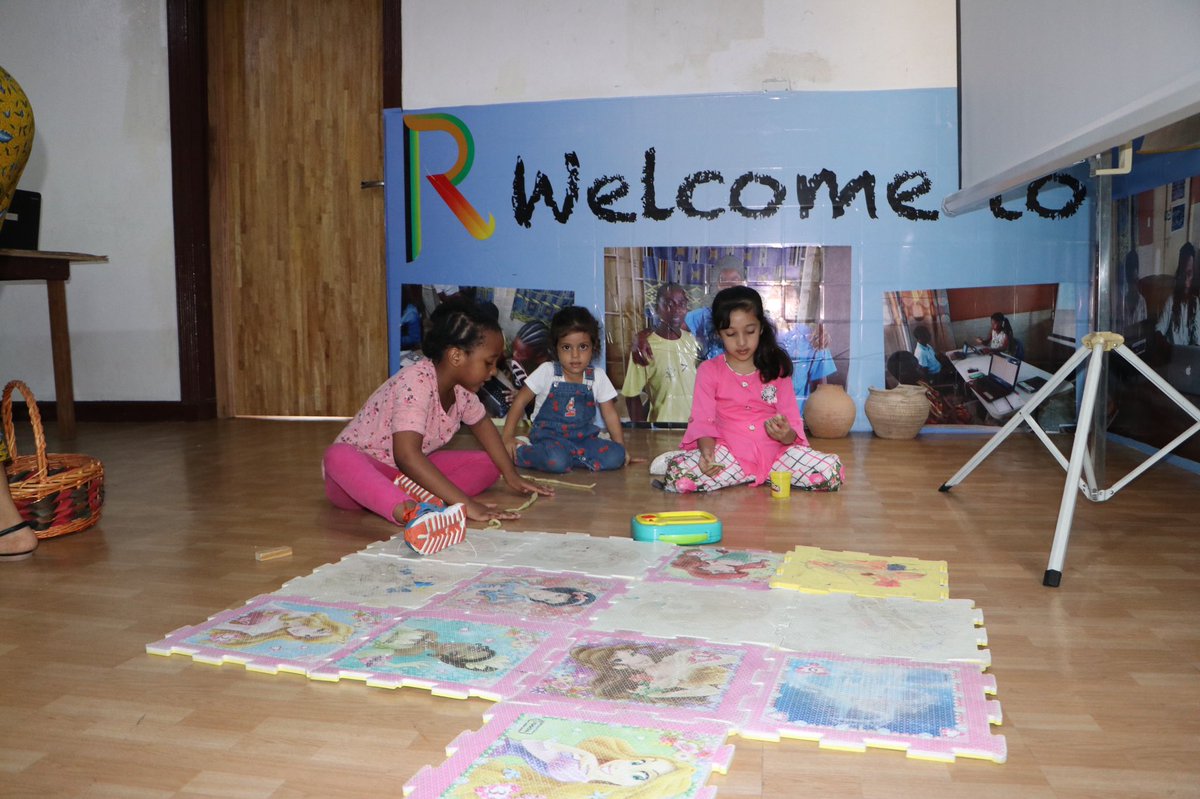 CodeWithDavies's tweet photo. Our kids literacy program has commenced. Is your kid struggling with reading and speaking English, Rhotel has got you covered. They’ll always also learn scratch programming. 

Retweet to get to more patients. 

#readingcommunity #LiteracyDay #kids #kidsbooks #codinglife https://t.co/Ksn6eIdusZ