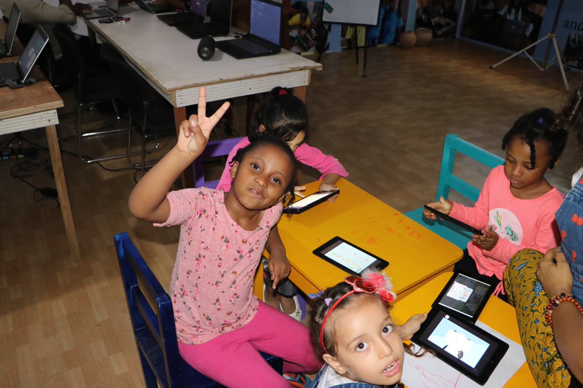 CodeWithDavies's tweet photo. Our kids literacy program has commenced. Is your kid struggling with reading and speaking English, Rhotel has got you covered. They’ll always also learn scratch programming. 

Retweet to get to more patients. 

#readingcommunity #LiteracyDay #kids #kidsbooks #codinglife https://t.co/Ksn6eIdusZ