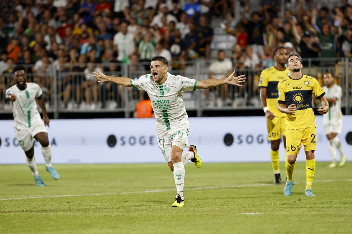 _BeFootball's tweet photo. ⏱ TERMINÉ !

PAU 🔵  2-2  🟢 ASSE

Réduits à dix, les Verts sont parvenus à obtenir le nul en fin de match 🤝

    ⚽️ '34 : Mouton
⚽️ '68 : Saivet
⚽️ '79 : Saivet
    ⚽️ '84 : Pintor

#Ligue2 | #PAUFCASSE https://t.co/djzd6RemQe