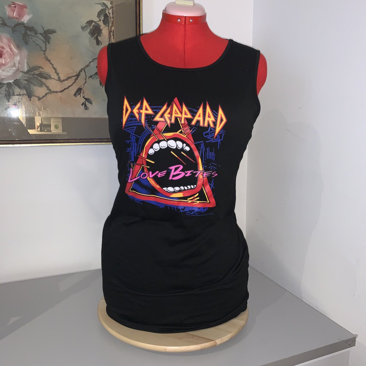 samanthawpg's tweet photo. WOW! Almost sold out of all my items on my @Poshmarkapp @CanadaPoshmark #visualeyecandy closet. Thank you to everyone who has support me by buying something everyday! I have lots of items to sell from my personal collection of clothes and collectable.
https://t.co/TLnOmnobg3 https://t.co/FgCqbqv048