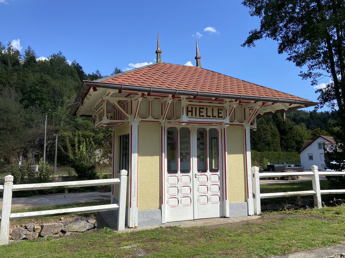 SCREAM1003's tweet photo. #Twitter #Vosges #France #lac #balade https://t.co/6crK5kOkL4