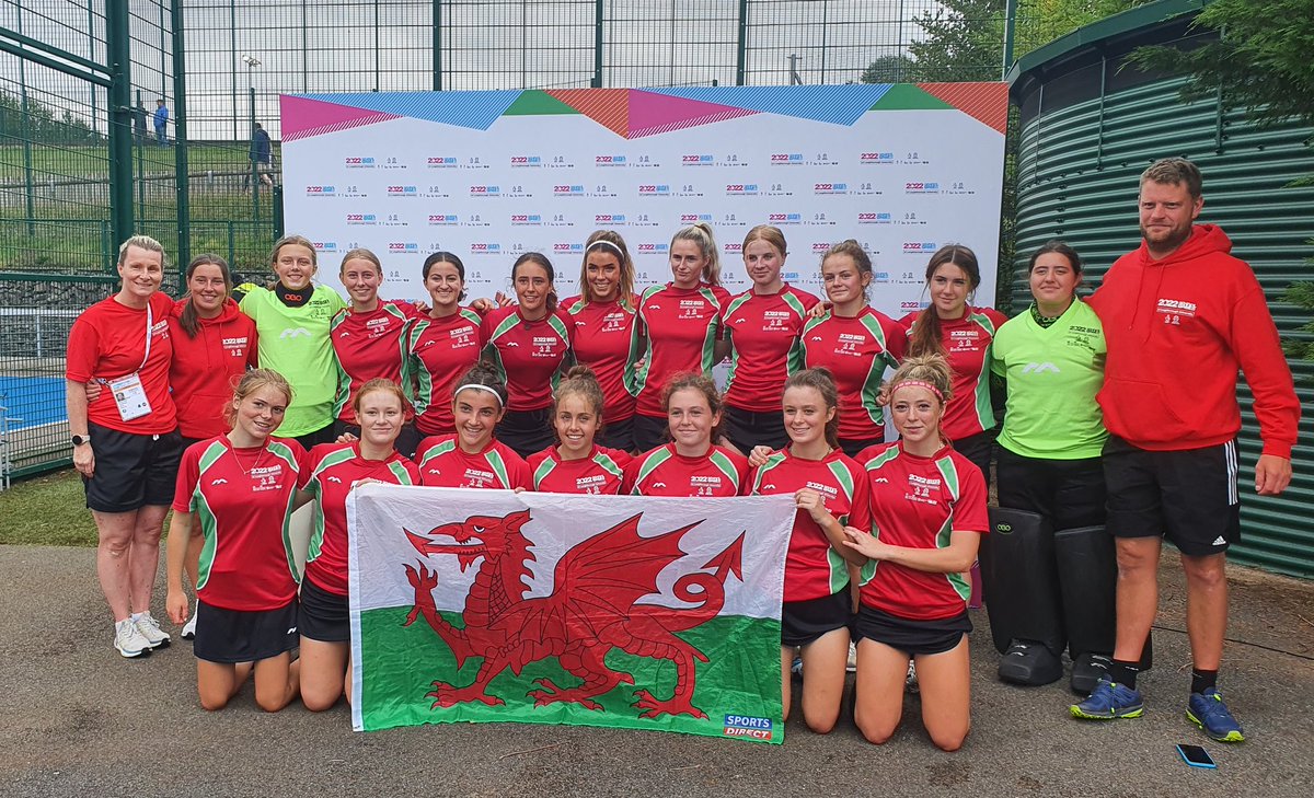 AJPartridge88's tweet photo. Wonderful 4 days playing for Wales U17s at UK @_SchoolGames. Amazing to share this experience with such talented players and great friends. #playingforthedragon 🥉🏑🏴󠁧󠁢󠁷󠁬󠁳󠁿 @OBOhockeyUK @gllsf @PenarthLadiesHC @u14CVhock @HockeyWales @MADHockeyCoach @LlanishenHighPE https://t.co/bmDdTVcrID