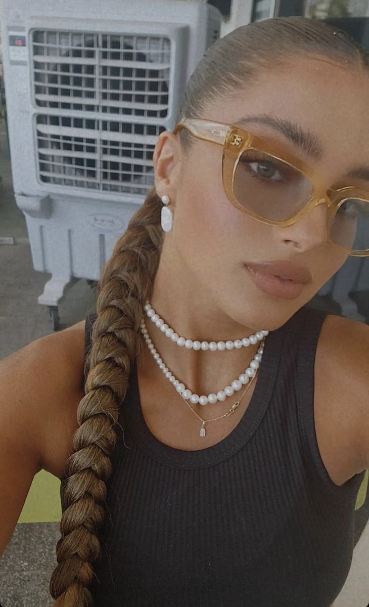 .RiRiTheVixen posted a photo:

Too hot for you. 😎😝😘