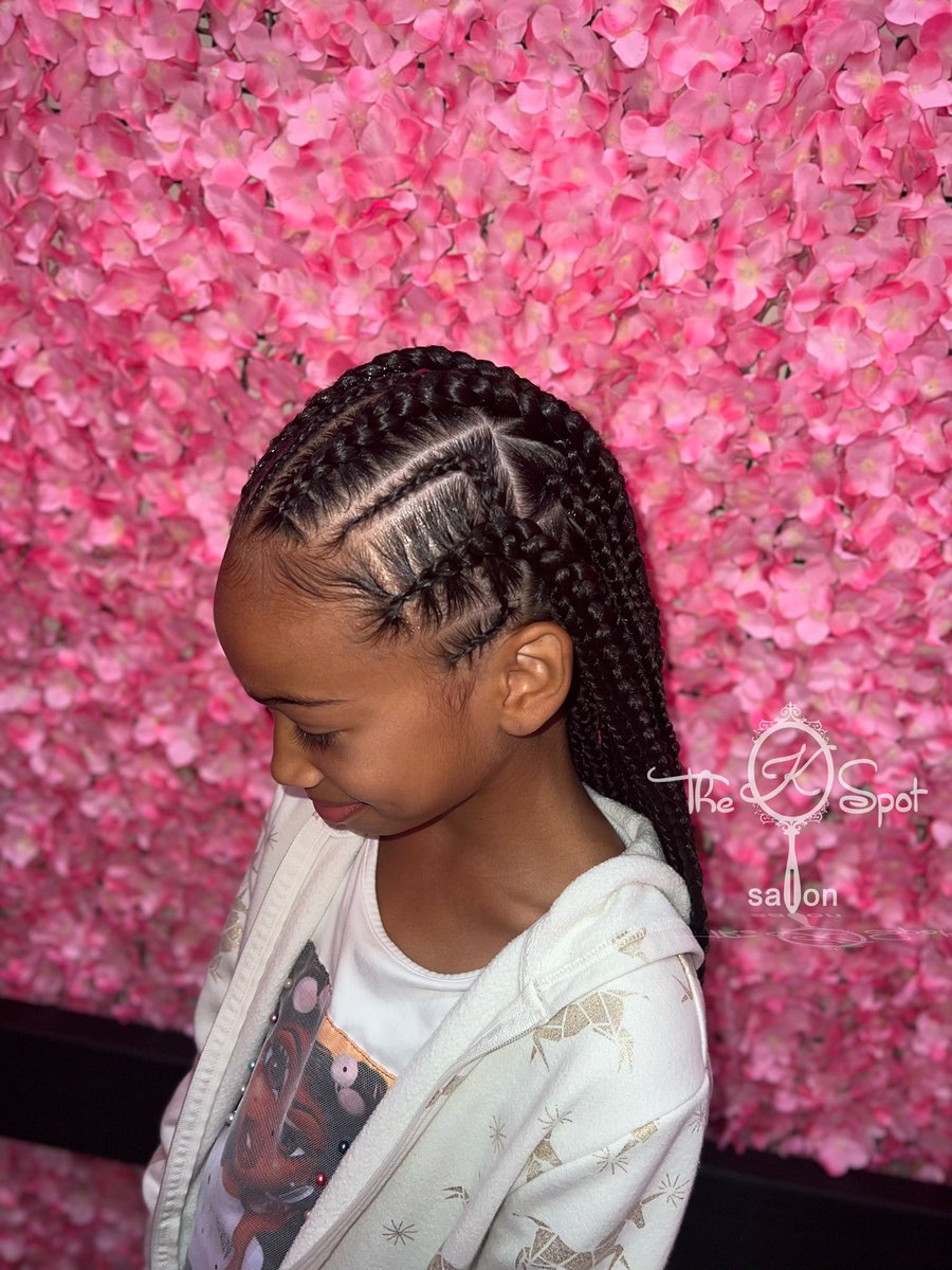 TheKSpot_'s tweet photo. 😍Half Knotless Tribal Braids🤩
Want this look? Book your appointment today at The K Spot!🌸

#baltimoreknotlessbraids #baltimorebraidstylist #mdhairstylist #knotlessbraids #boxbraidstyle #braidstyle #creativestyle #braidstylist #braidsfordays #longknotlessbraids #tribalbraids https://t.co/VBGQ2856IU
