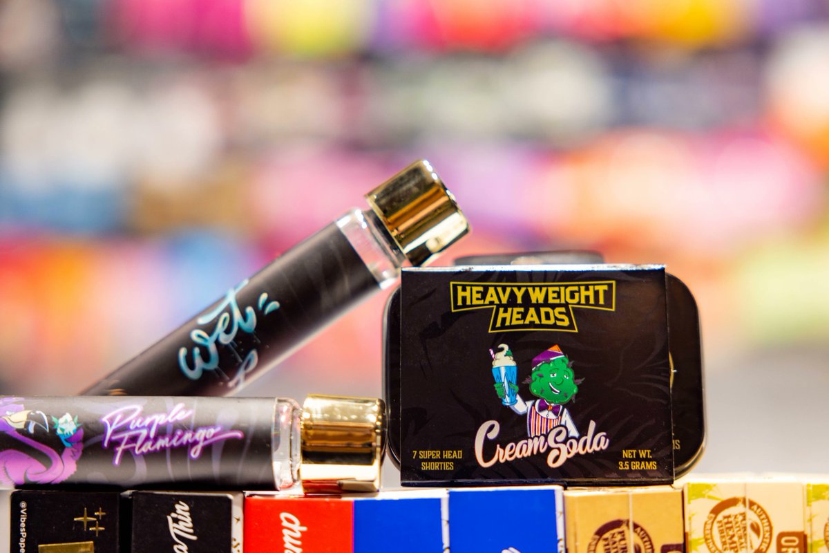 exbrandsmi's tweet photo. The only thing better than a long weekend is the short joint that follows it. Heavyweight Heads Shorties got you covered 💨 have a great Labor Day from all of us at Exclusive 🖤 https://t.co/90CKqaQErl